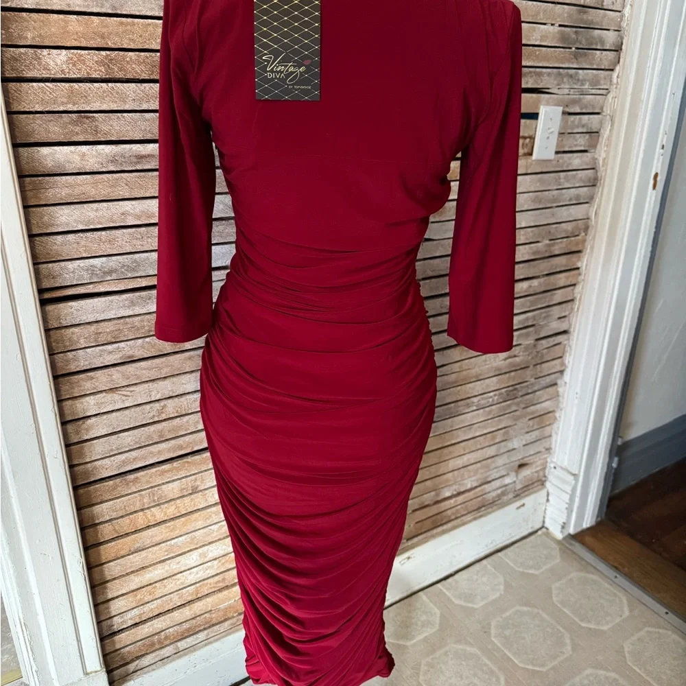 Top Vintage "Monica" Dress in Cranberry Red - Picture 3 of 5